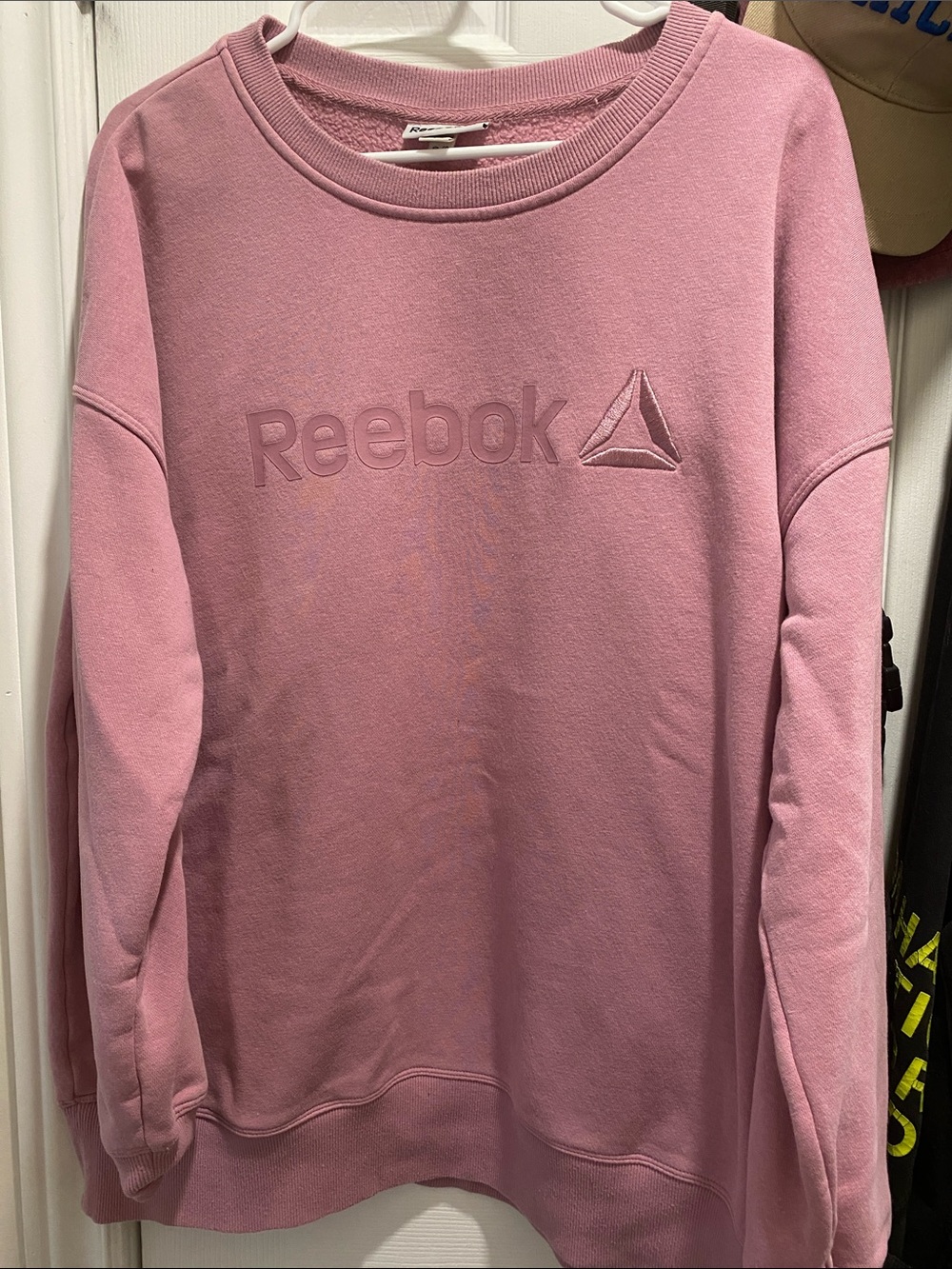 Reebok women’s Pink Crewneck Sweatshirt